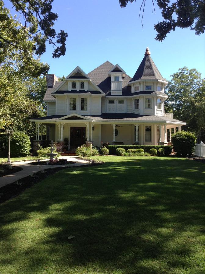The Victoria Bed & Breakfast Bentonville Esterno foto