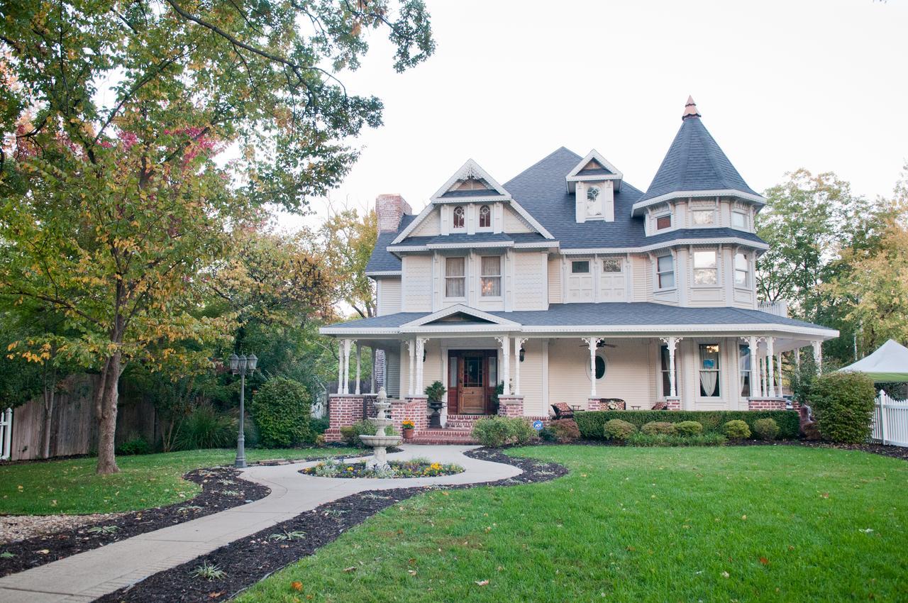 The Victoria Bed & Breakfast Bentonville Esterno foto