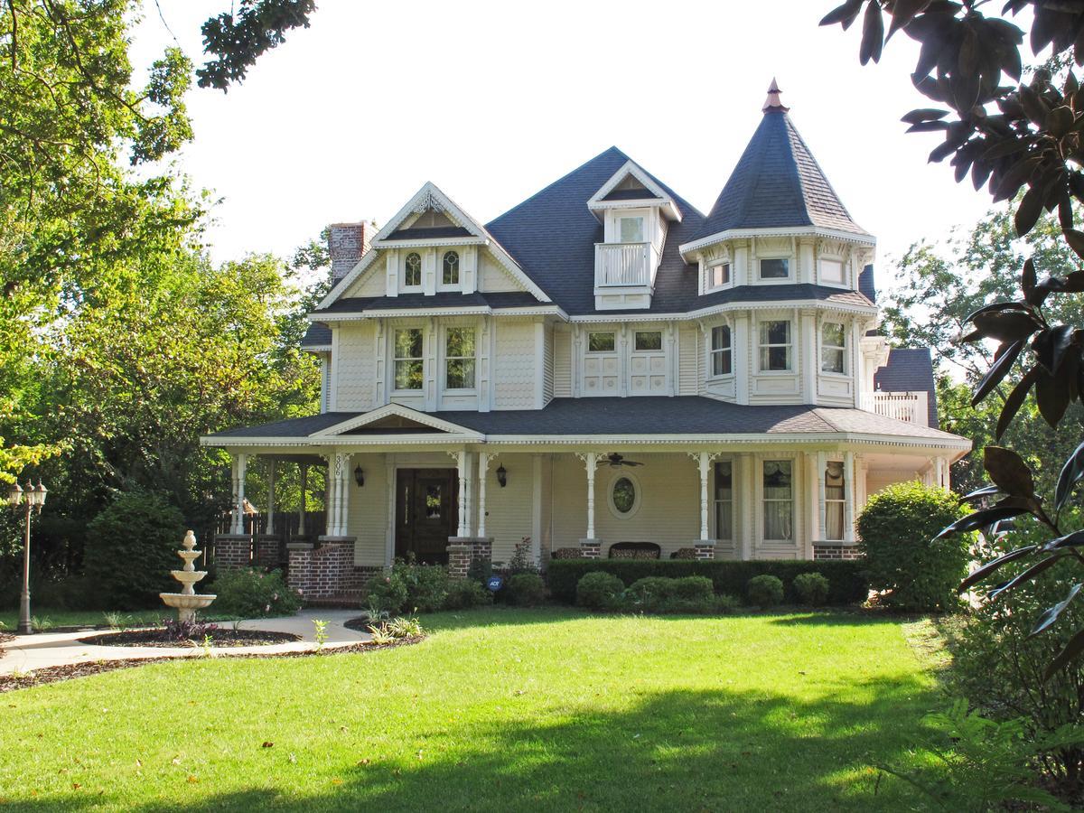 The Victoria Bed & Breakfast Bentonville Esterno foto