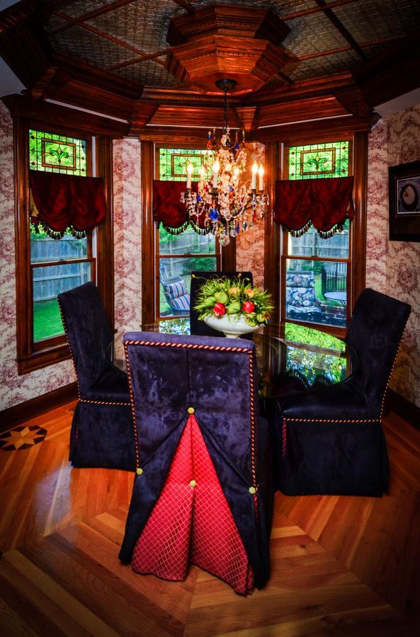 The Victoria Bed & Breakfast Bentonville Esterno foto