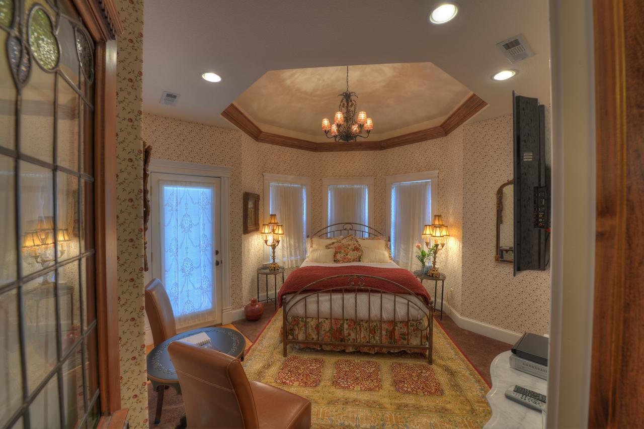 The Victoria Bed & Breakfast Bentonville Esterno foto