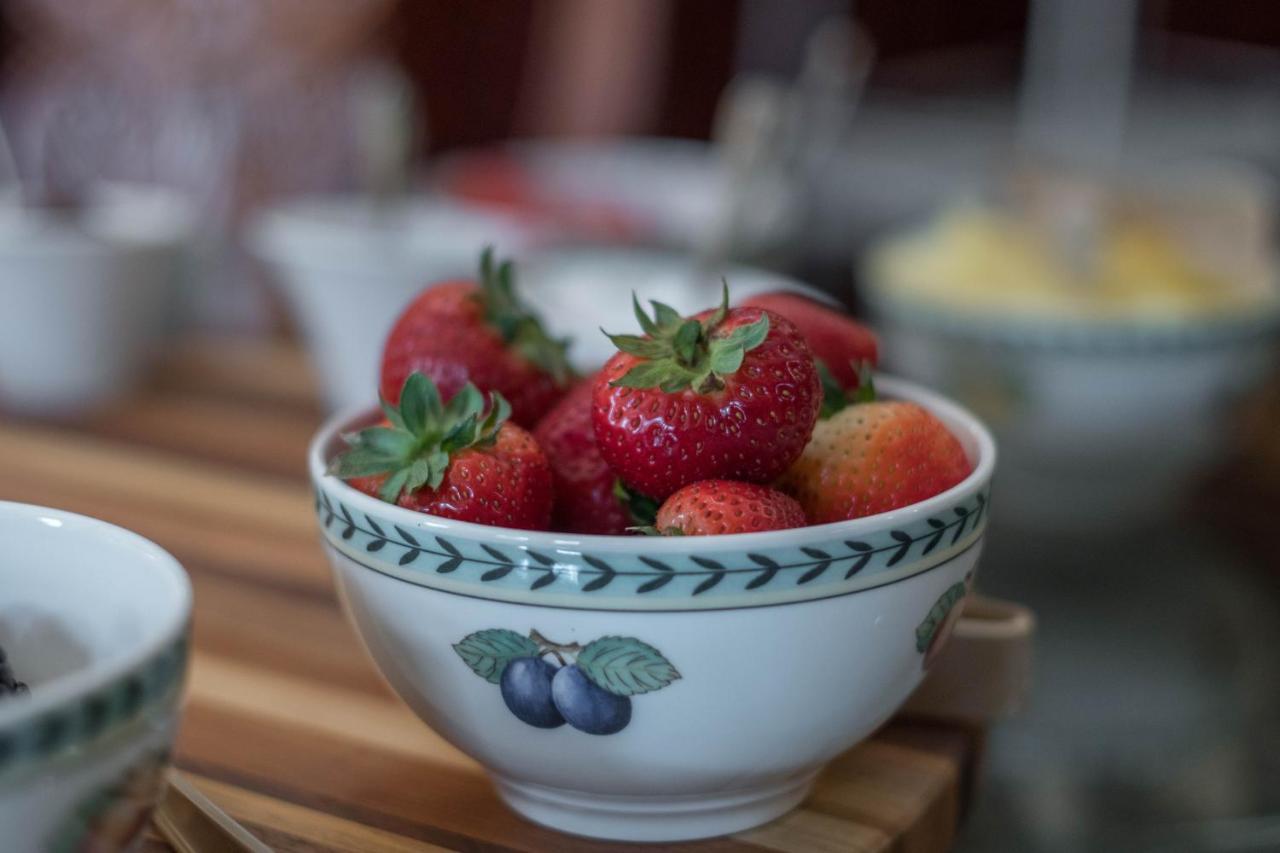 The Victoria Bed & Breakfast Bentonville Esterno foto