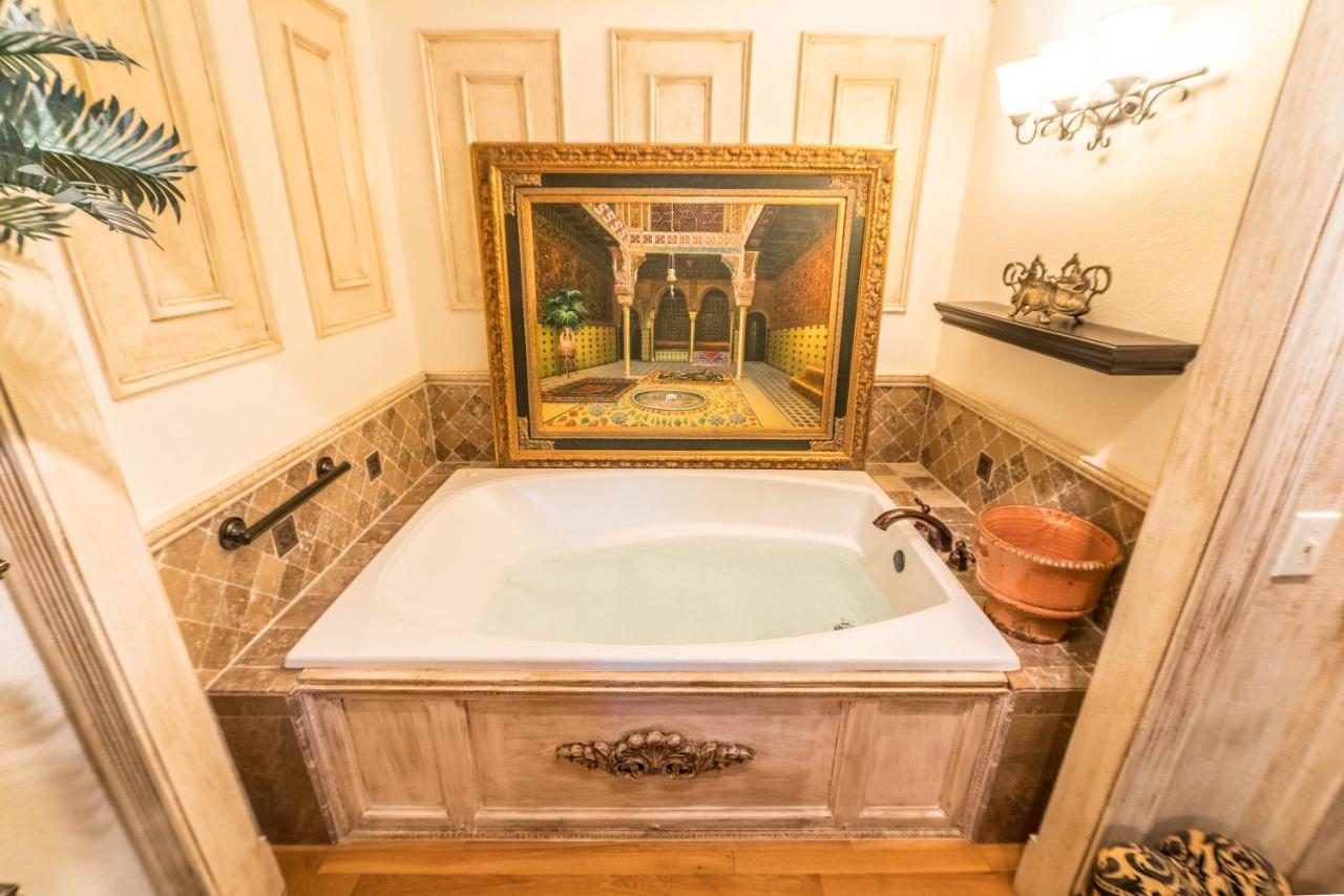 The Victoria Bed & Breakfast Bentonville Esterno foto