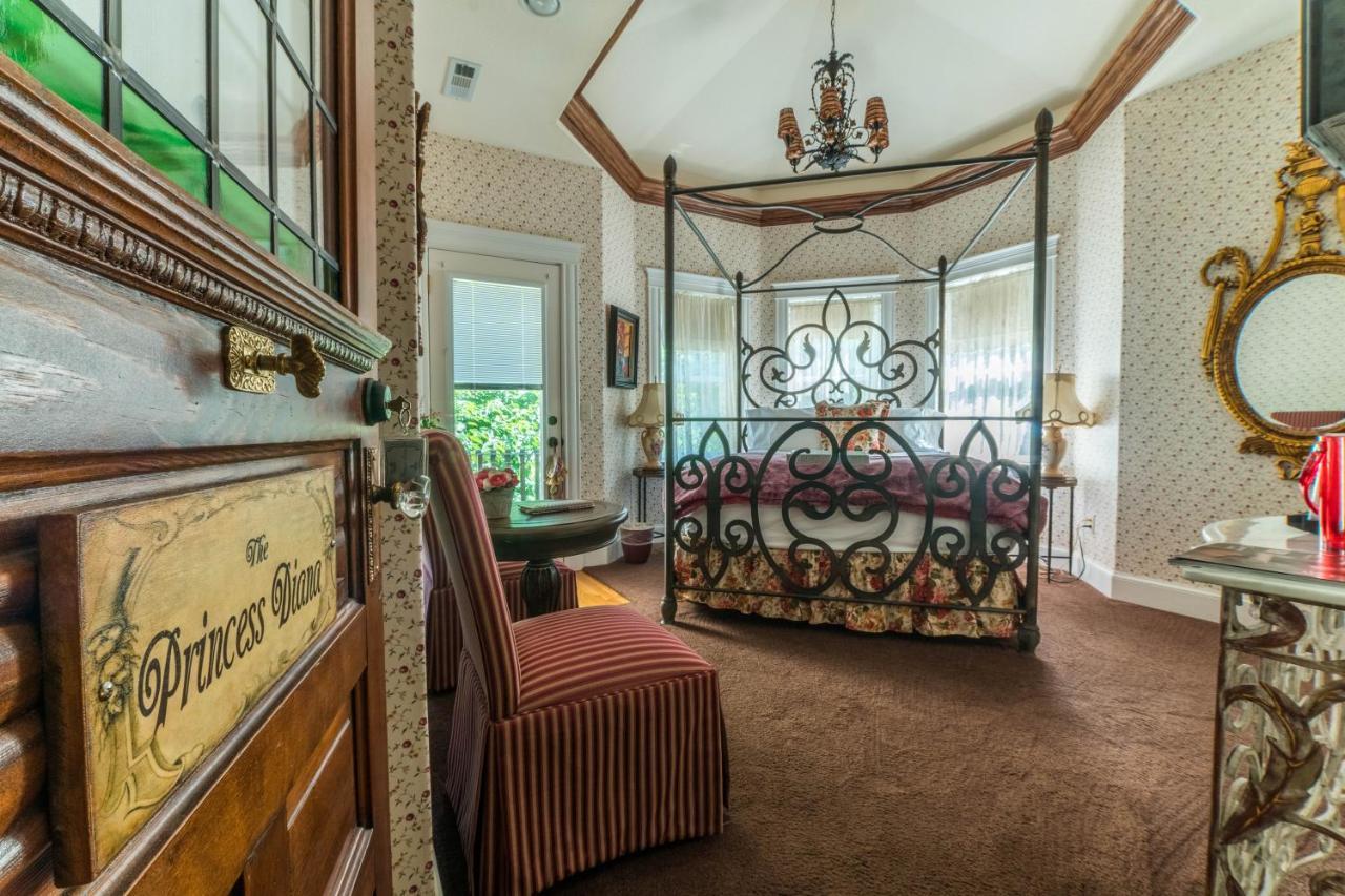 The Victoria Bed & Breakfast Bentonville Esterno foto
