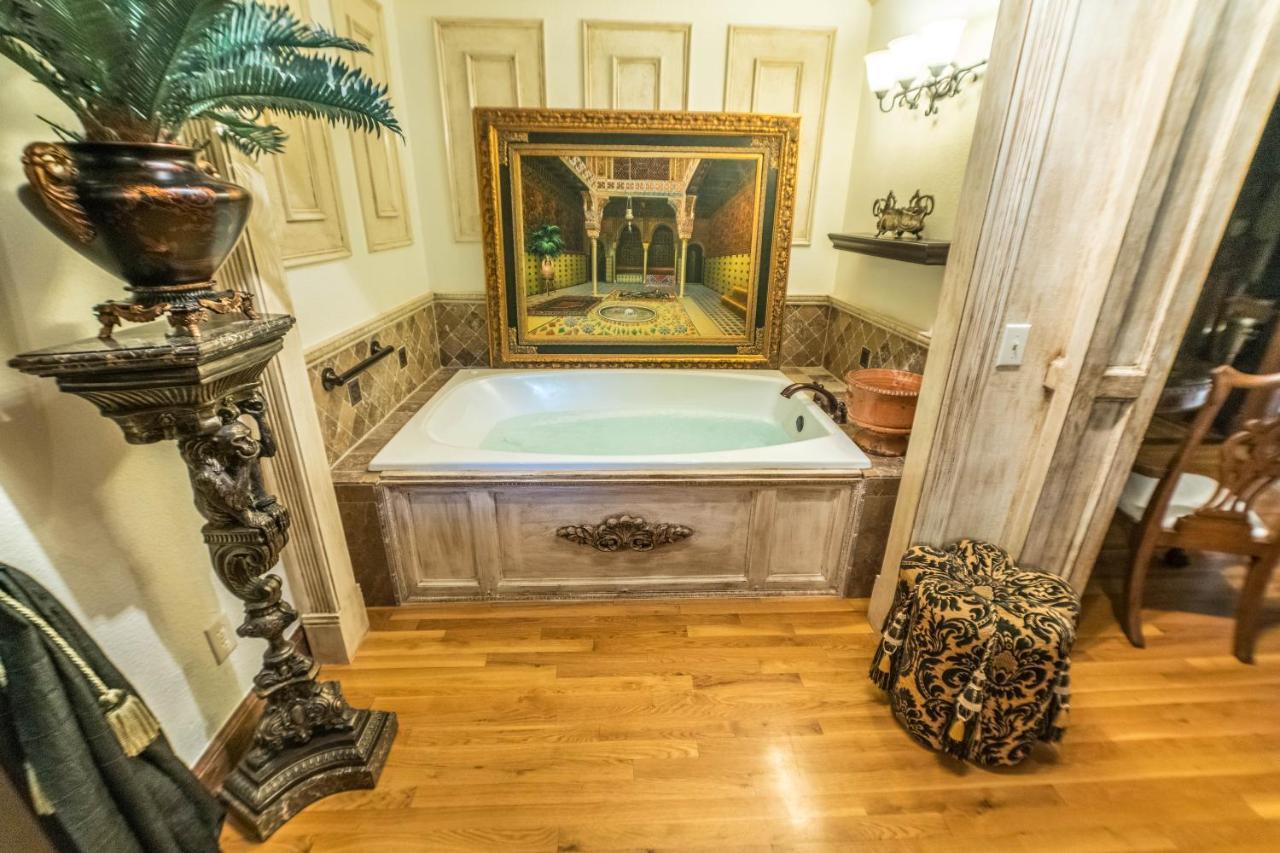 The Victoria Bed & Breakfast Bentonville Esterno foto