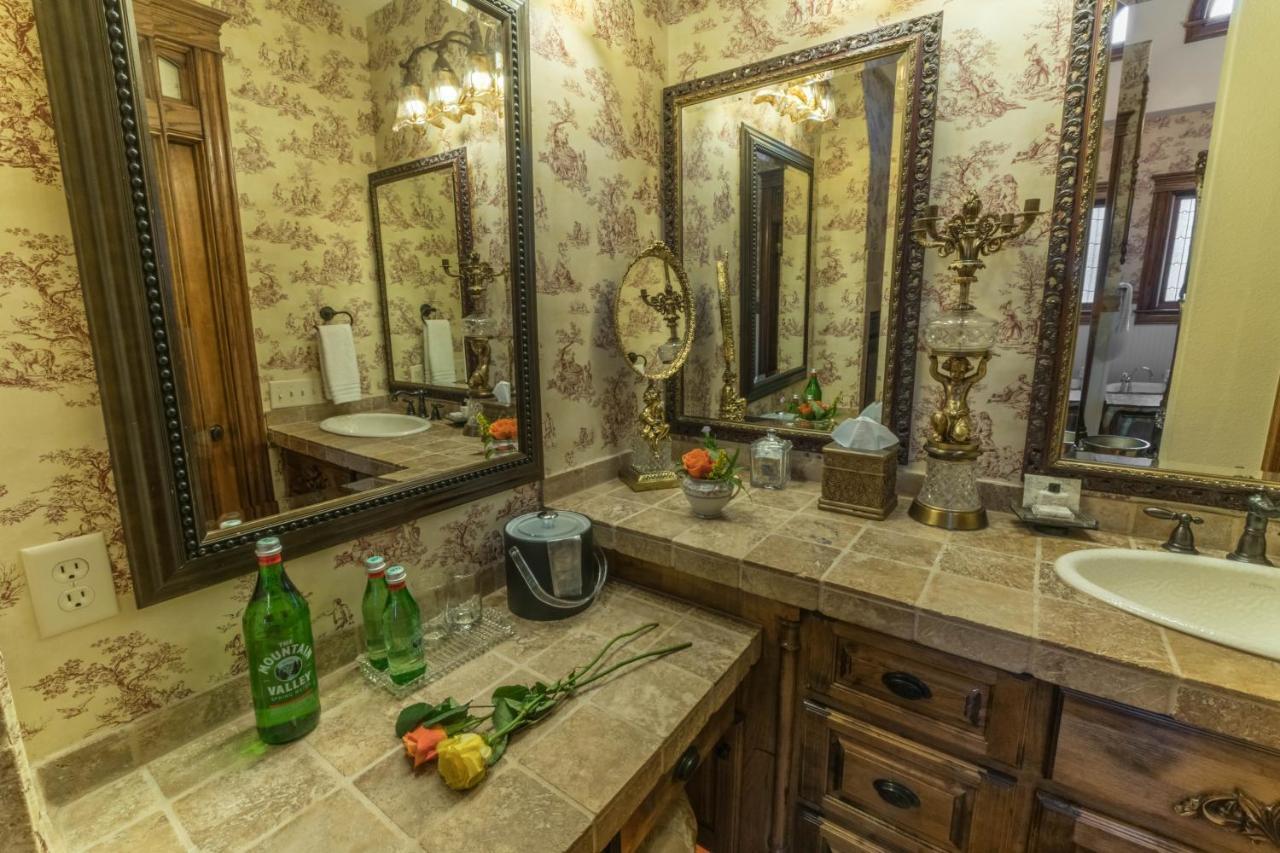 The Victoria Bed & Breakfast Bentonville Esterno foto