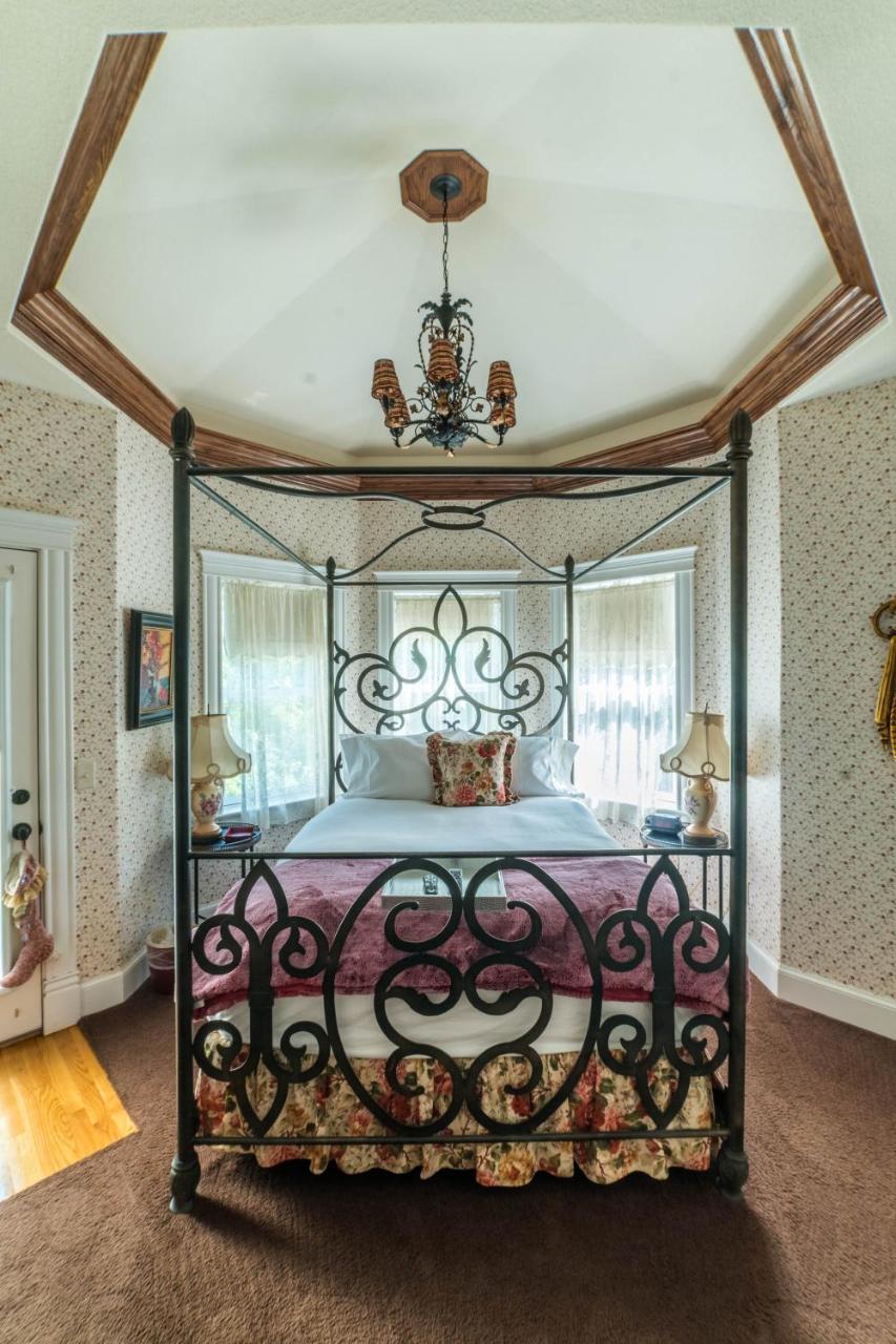 The Victoria Bed & Breakfast Bentonville Esterno foto