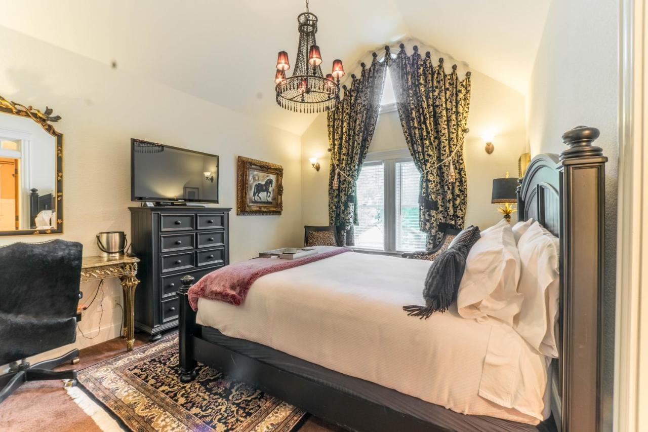 The Victoria Bed & Breakfast Bentonville Esterno foto