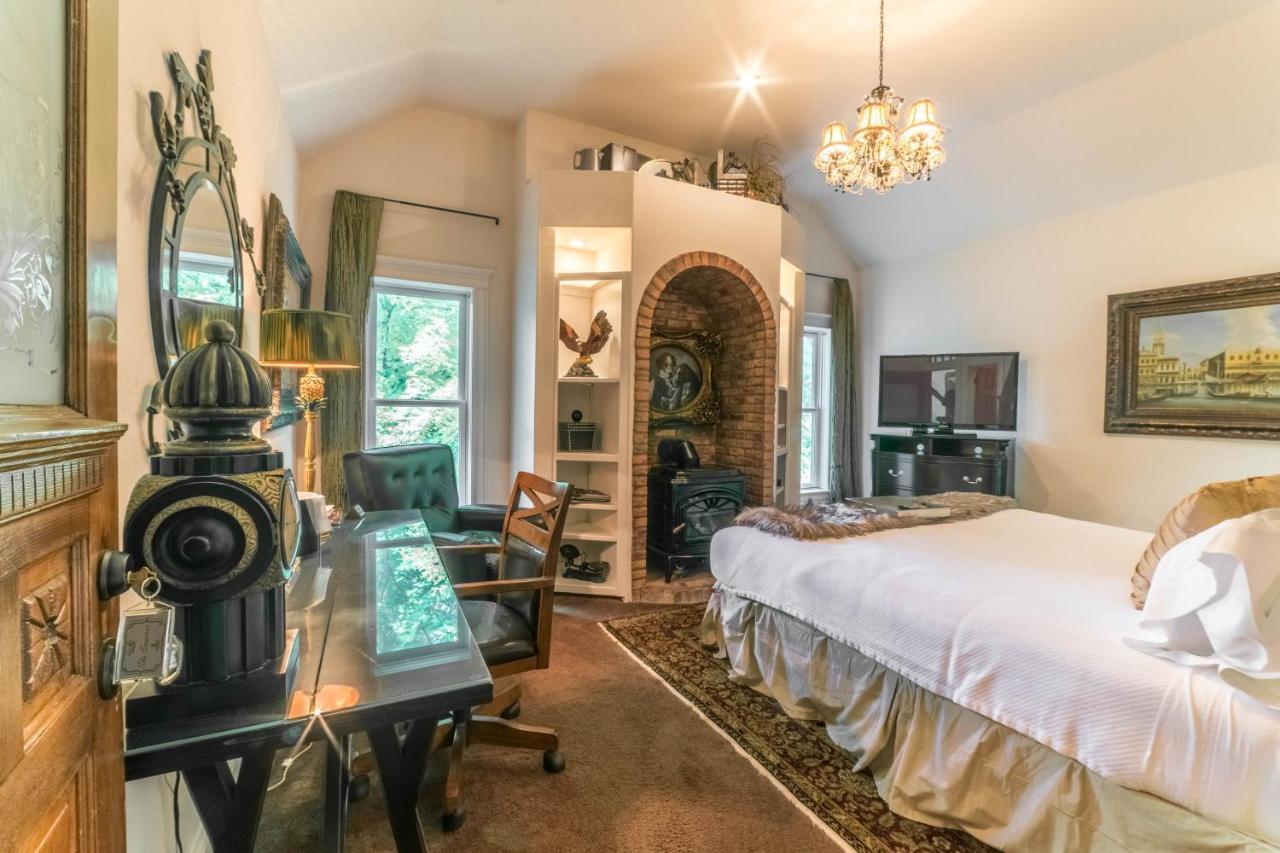 The Victoria Bed & Breakfast Bentonville Esterno foto