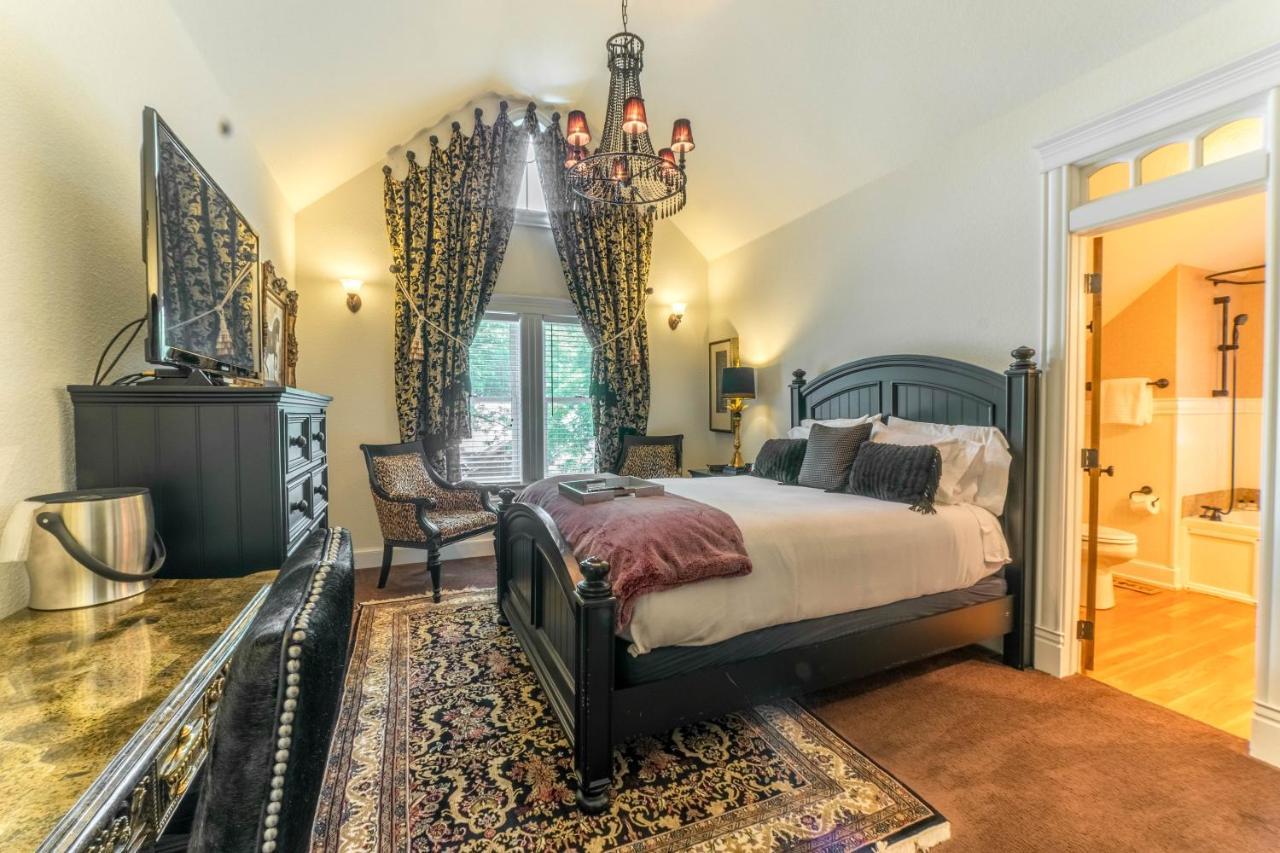The Victoria Bed & Breakfast Bentonville Esterno foto